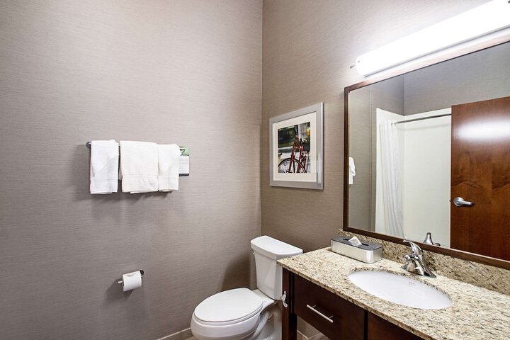 Room 12 of 27