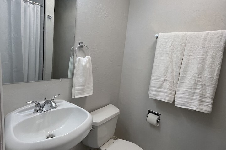 Room 9 of 26