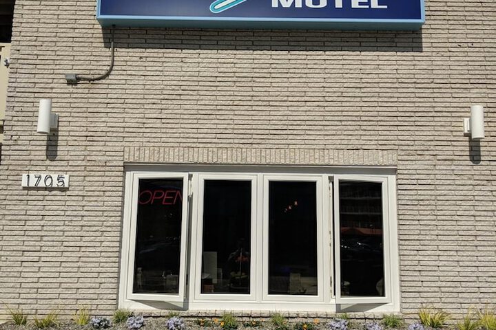 Hotel 4 of 51