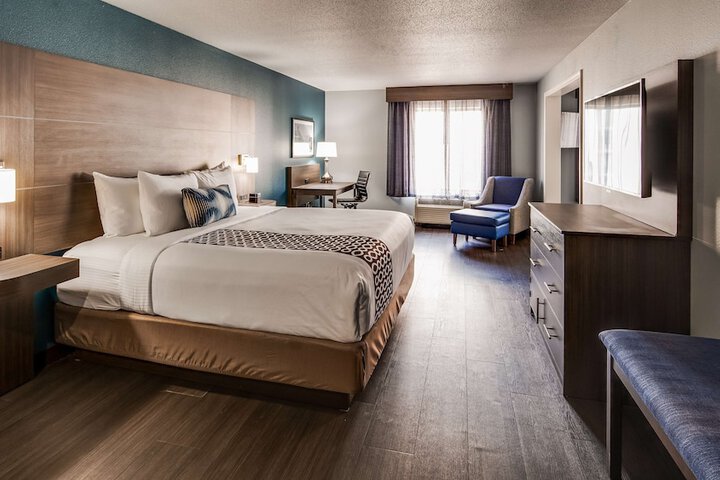 Room 21 of 32