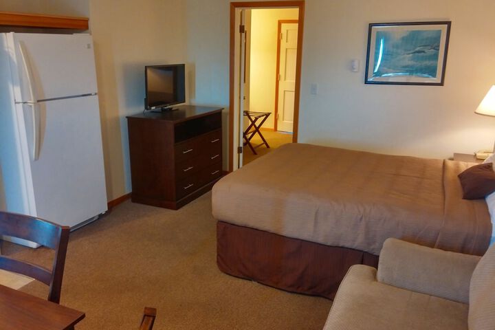 Silver Sands Motel