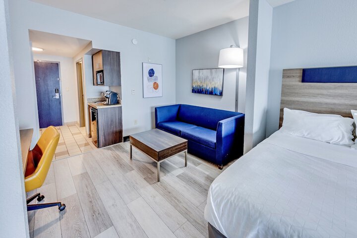 Room 46 of 68