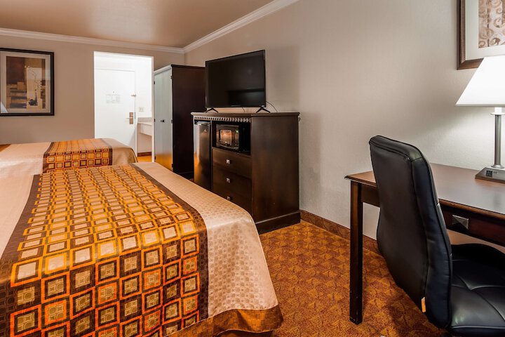 Lompoc Valley Inn and Suites