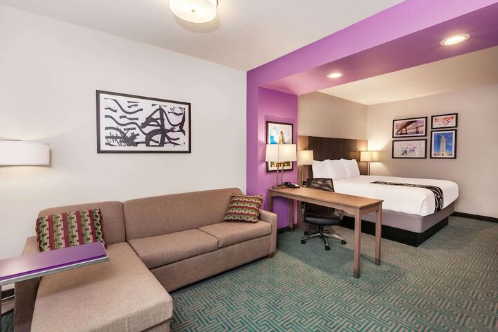 Room 22 of 33
