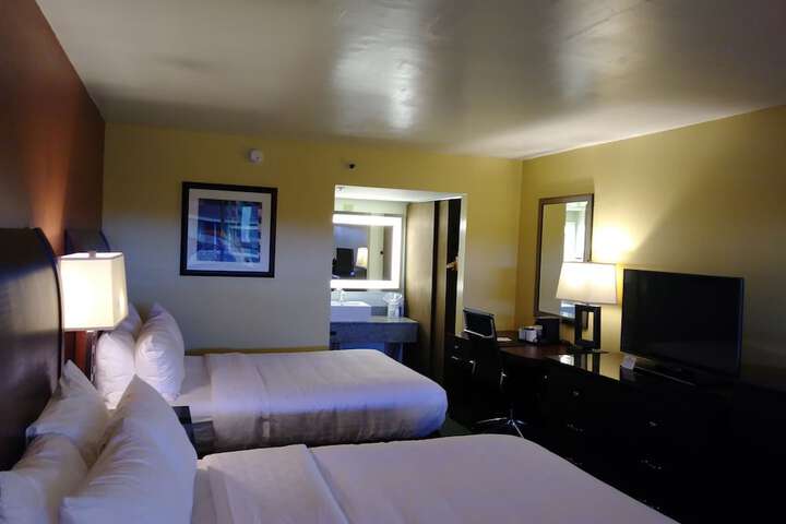 Room 34 of 48