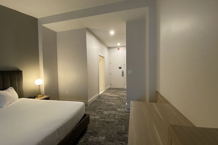 Room 35 of 87