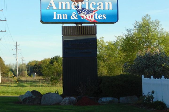 American Inn and Suites Houghton Lake