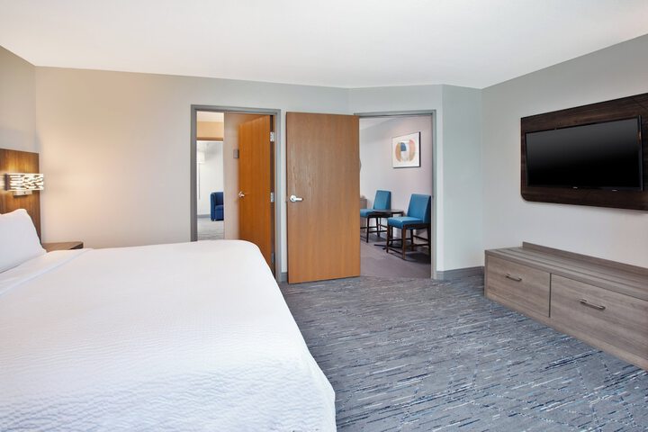 Room 27 of 52