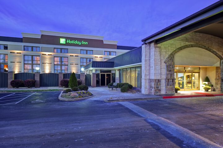 Holiday Inn Cincinnati-Riverfront by IHG