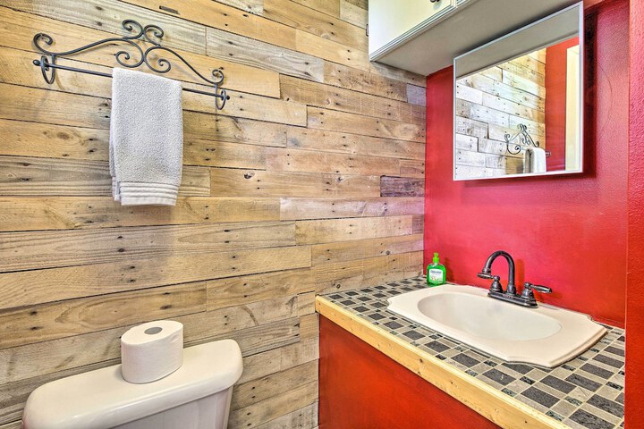 Roomy Montour Falls Retreat w / Private Pool!