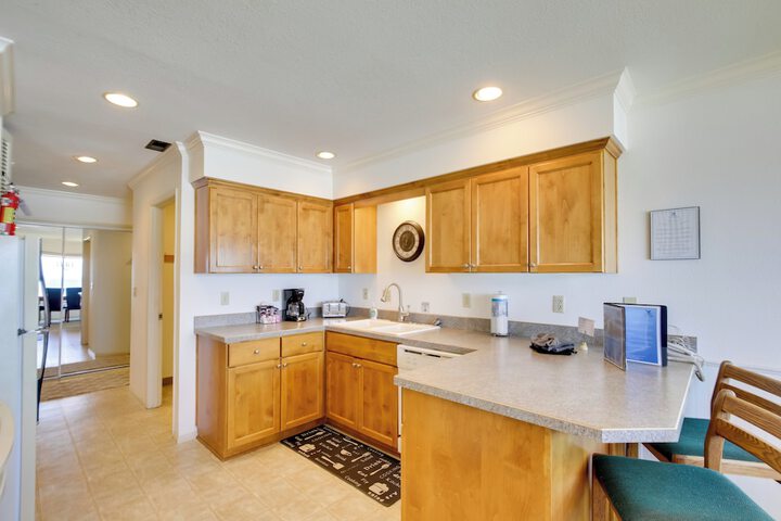 Lincoln City Vacation Rental w / Pool & Ocean Views