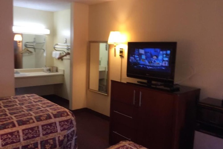 Room 18 of 35