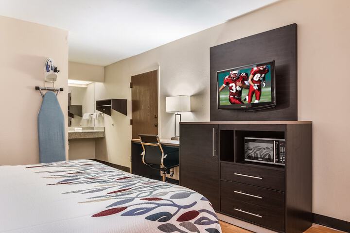 Room 17 of 28