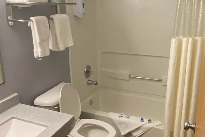 Room 19 of 34