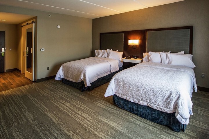 Room 25 of 49