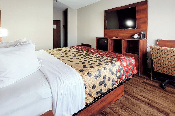 Room 9 of 15