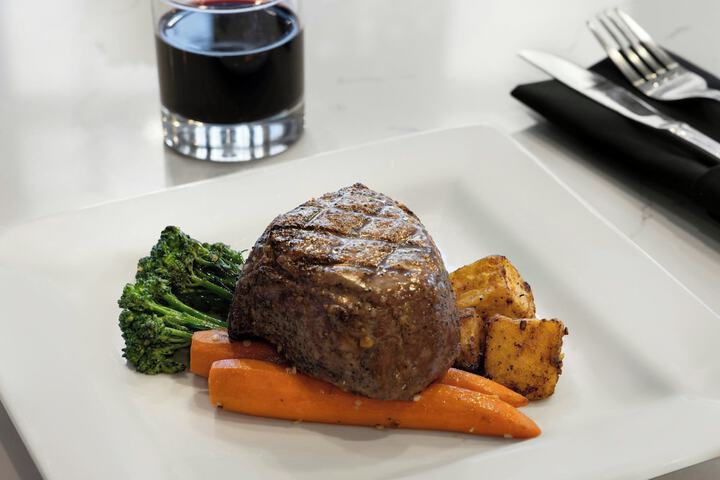 Dining 37 of 46