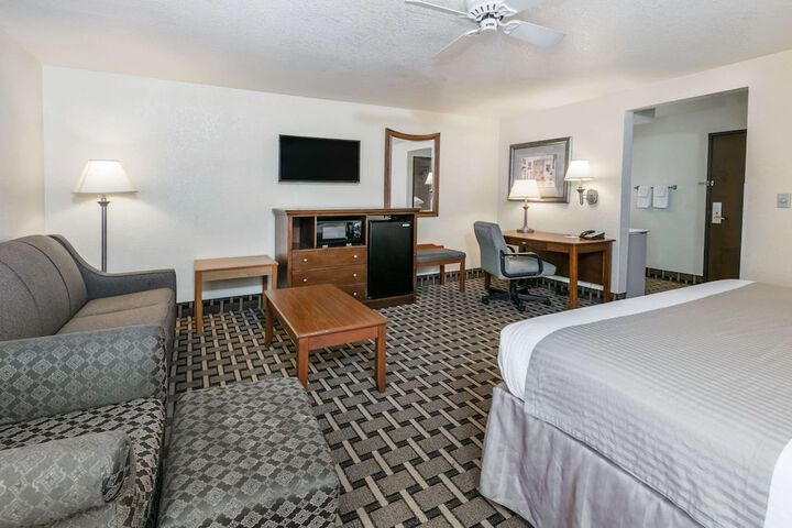 Room 11 of 27