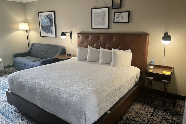 Room 17 of 60