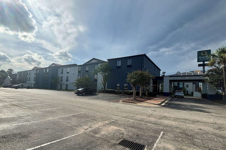 Hotel 7 of 49