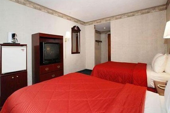 Room 13 of 30