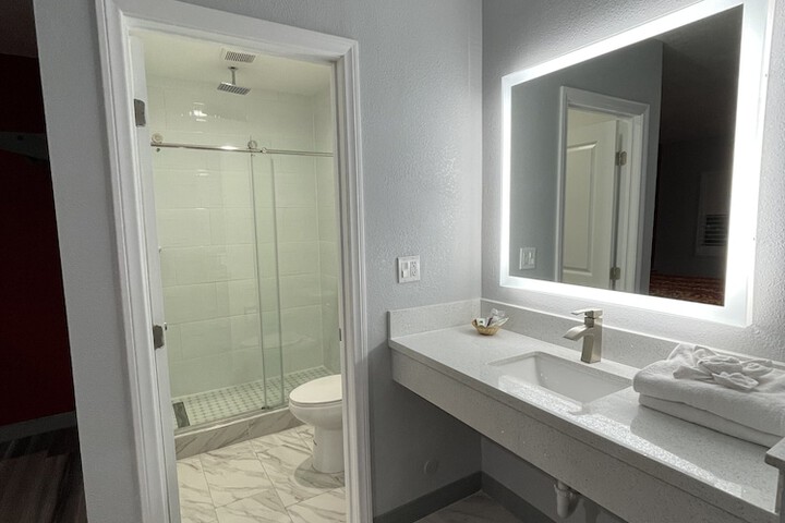 Room 14 of 28