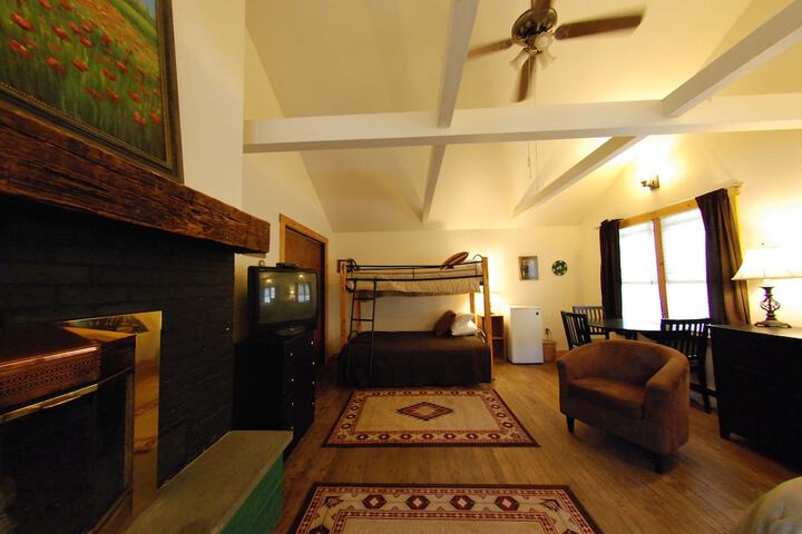 Room 19 of 38