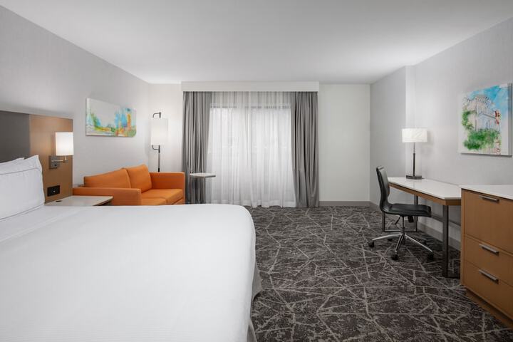 Room 14 of 42