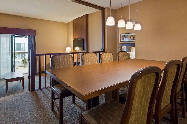 Best Western Plus Lamplighter Inn & Conference Centre