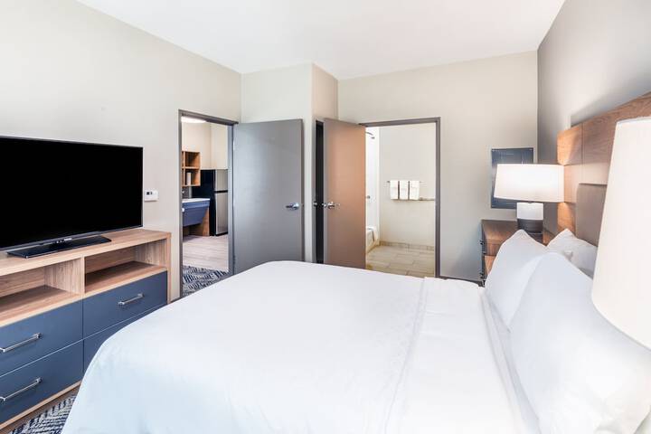Room 26 of 32