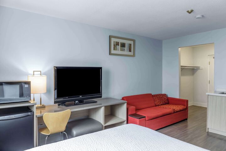 Room 11 of 35