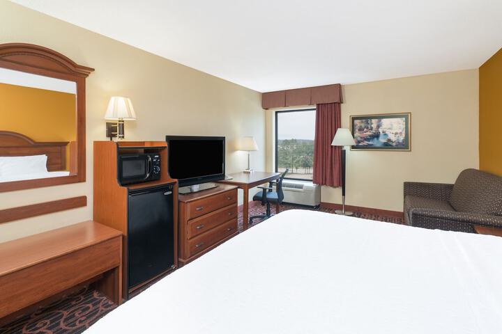 Room 10 of 20