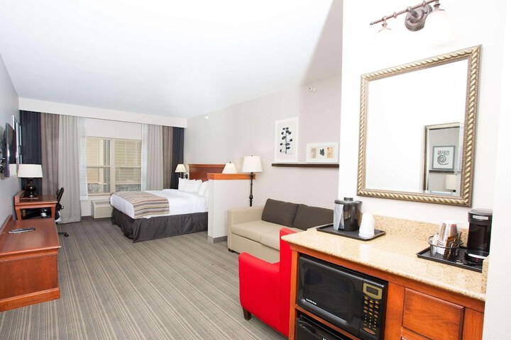 Room 16 of 32