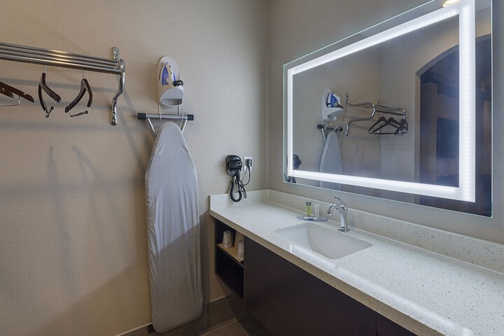 Room 15 of 25