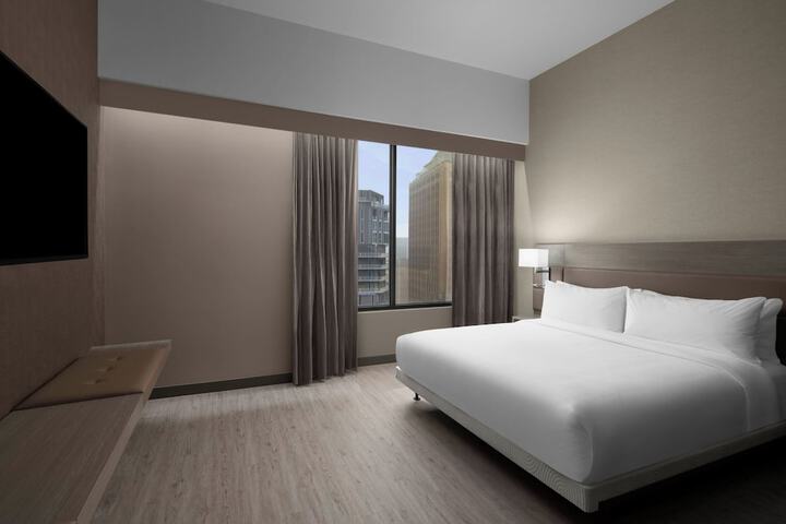 Room 25 of 49