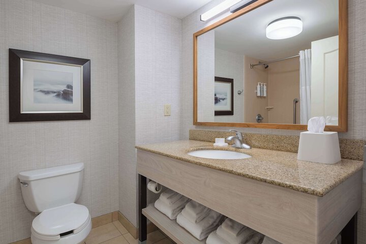 Room 6 of 38