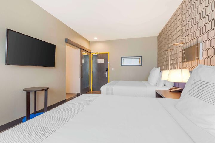 Room 7 of 26