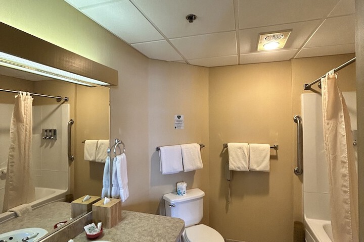 Room 216 of 260