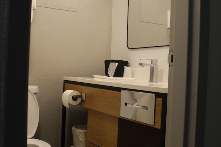 Room 18 of 31