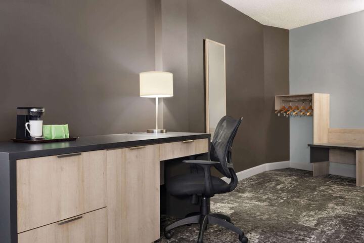 Room 22 of 35