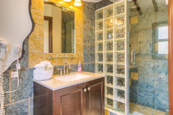 Key West Harbor Inn - Adults Only
