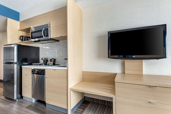 Quality Inn and Suites Oakville-Mississauga