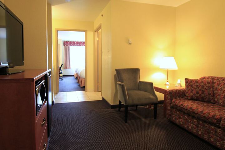 Room 25 of 40