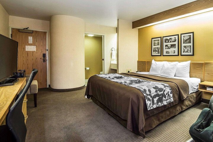 Room 17 of 26