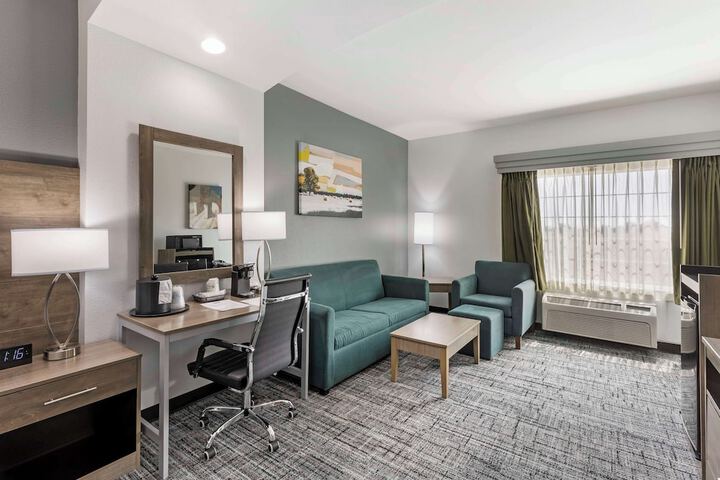Room 32 of 41