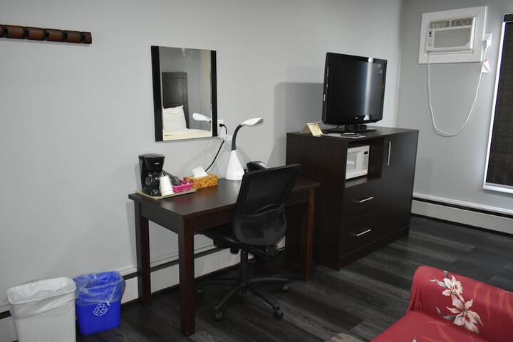 Room 44 of 141