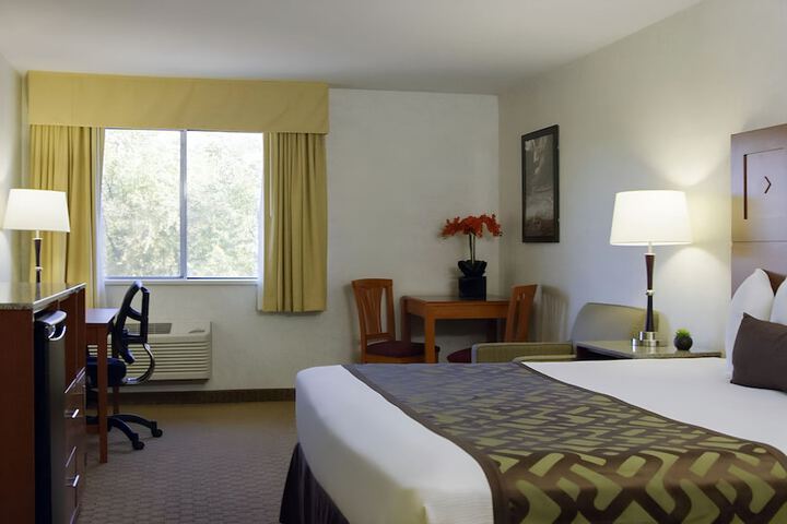 Room 28 of 49