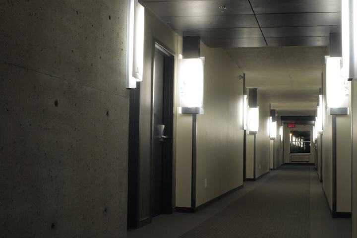 Ballroom/Hall 73 of 81