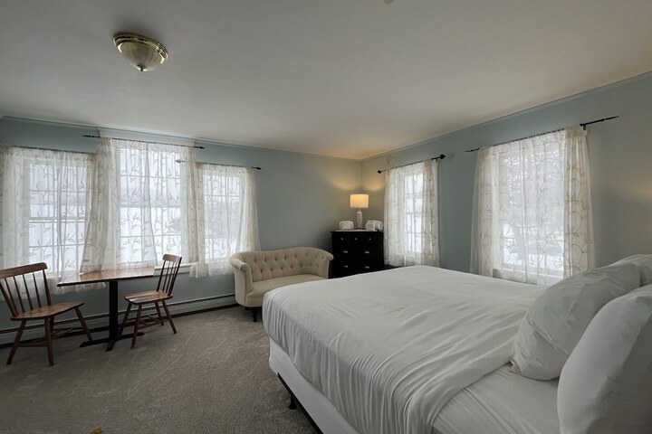 Room 55 of 294