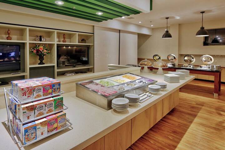 Holiday Inn Roswell by IHG